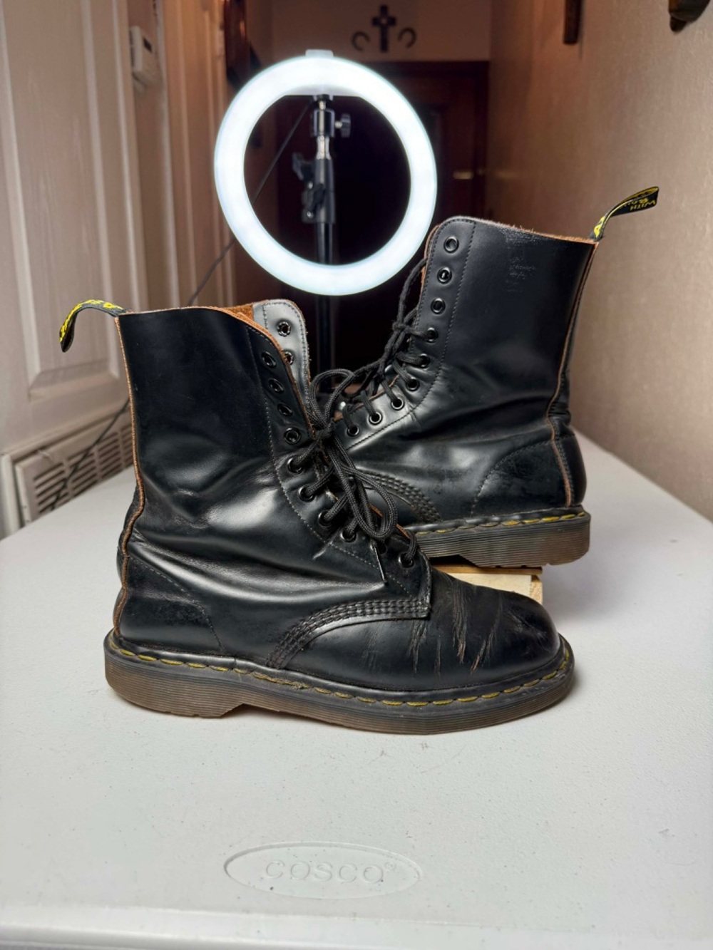 Dr Martens Black 10 Eye Ankle England Vintage Boots Around
Sz 8 see measurements